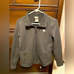 North face fleece jacket medium. Light yet warm.